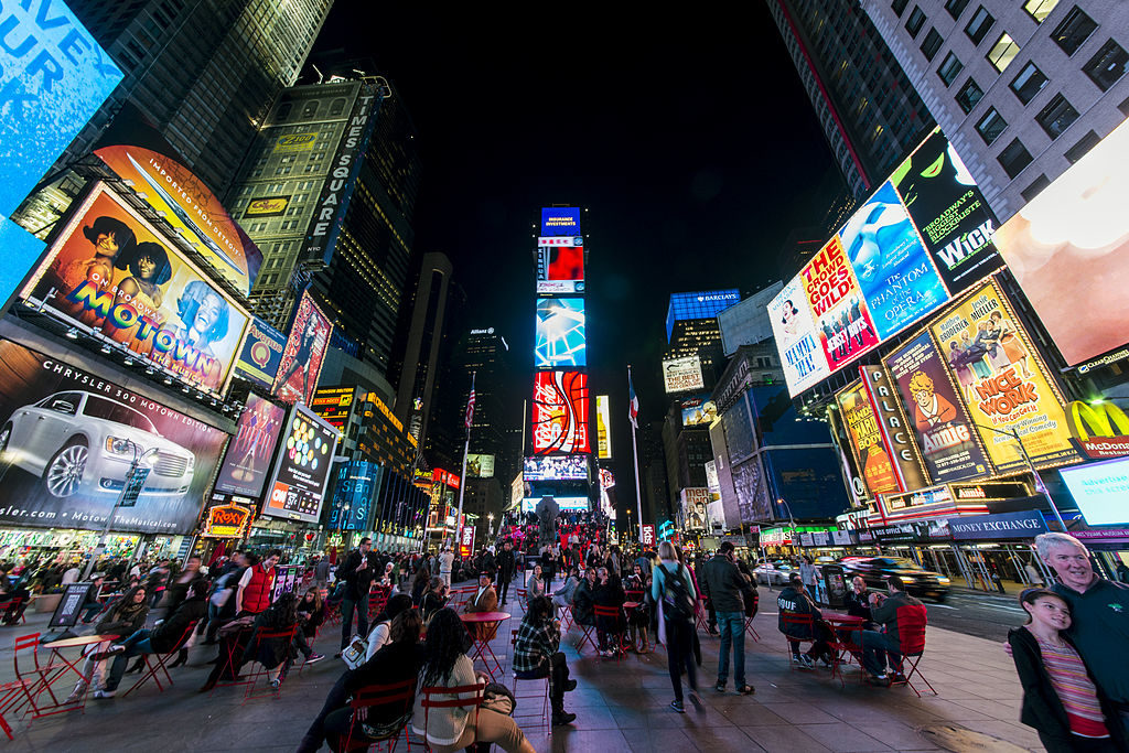 1024px-1_times_square_night_2013